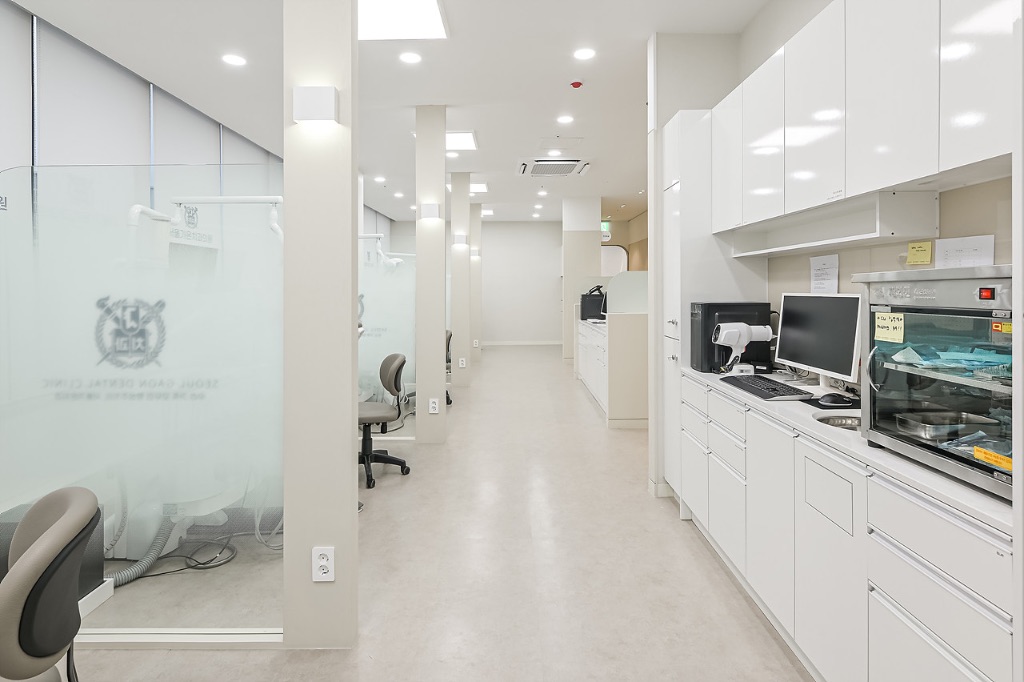복도 & 소독실